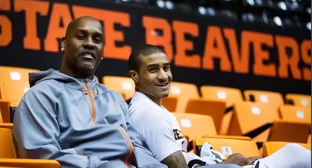 协背后外交 协背后外交